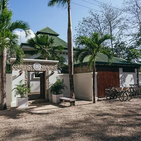 Dream Surf House Avellana