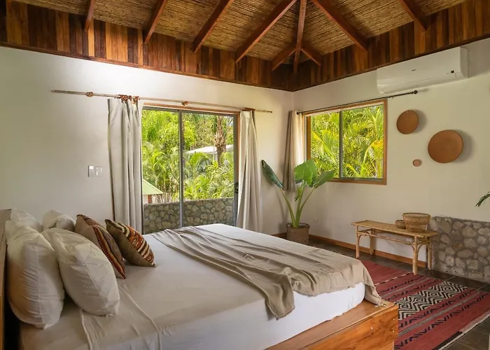 Dream Surf House Avellana *